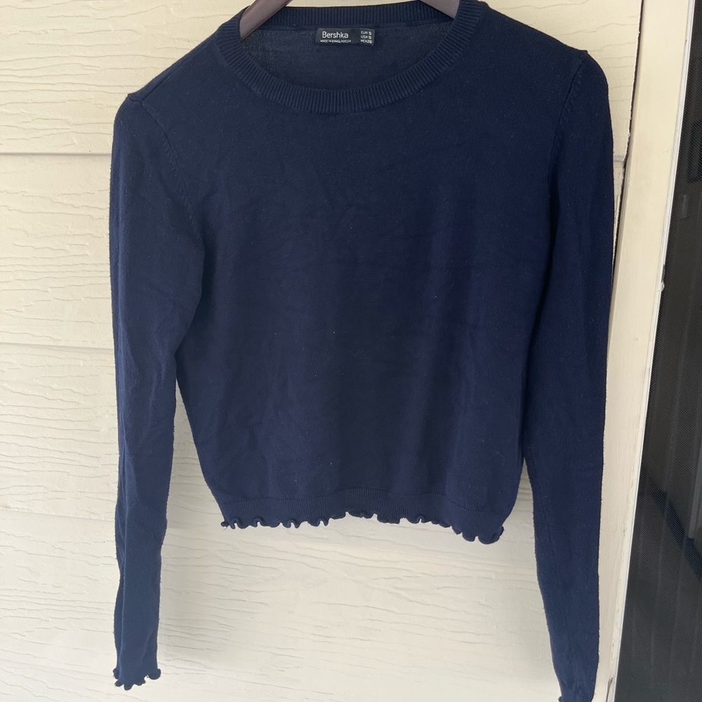 Navy blue knit sweater crewneck